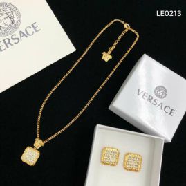 Picture of Versace Sets _SKUVersacesuits08cly5017211
